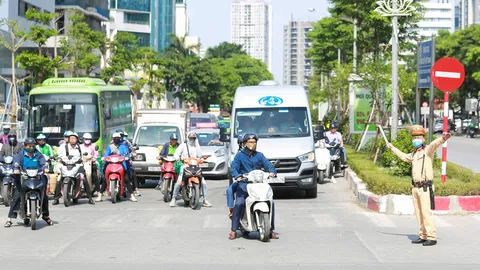 Hà Nội: Lập 112 chốt xử lý điểm nóng giao thông