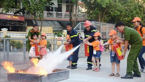 Tăng cường trang bị kỹ năng phòng cháy cho trẻ dịp hè