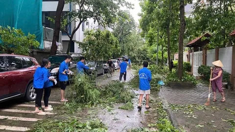 Đường sắt miễn phí vận chuyển 100 tình nguyện viên từ Huế ra Bắc khắc phục sau bão