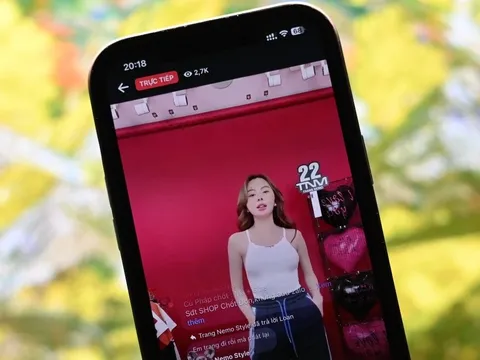 Bán hàng khi đang thi hành án tù và những cảnh báo về công nghệ livestream "giả cầy"