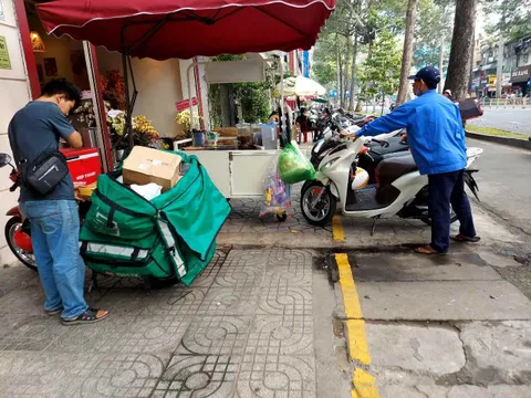 TP. HCM: Hàng chục tuyến đường ở 3 quận sẵn sàng thu phí vỉa hè