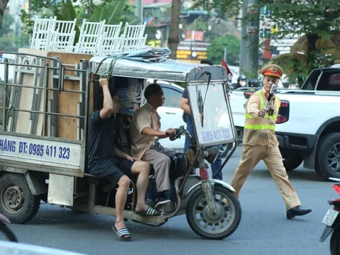 Hà Nội: Đường phố an toàn hơn khi hàng nghìn xe ba bánh tự chế bị xử lý