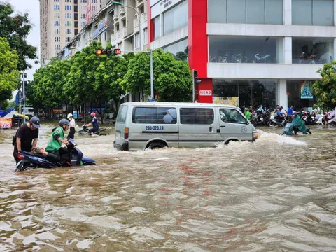 Chuyên gia lý giải tình trạng “cứ mưa là ngập” ở phía Tây Hà Nội