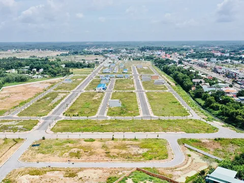 Chuyên gia dự báo đất nền vẫn phải cắt lỗ hàng chục phần trăm và khó "bật" trở lại