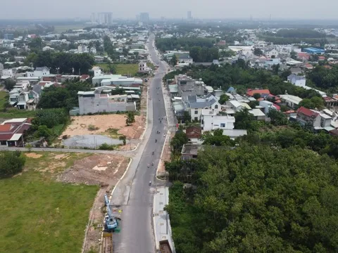 Bình Dương: Tại sao tuyến đường dài hơn 3km thi công gần 4 năm vẫn chưa xong?