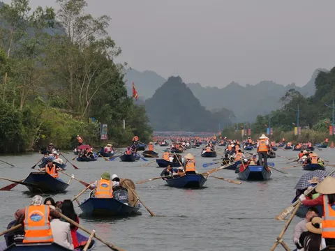 Hội chùa Hương: Sử dụng vé điện tử, cáp treo sẽ tạm dừng nếu quá tải khách